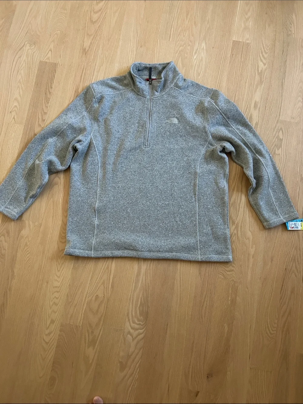 The North Face Men's Light Gray Half-Zip Fleece Pullover